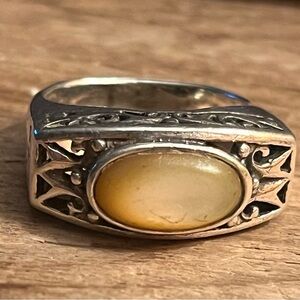 VTG Sterling Silver Chalcedony Ring Ornate Openwork Band Size 5